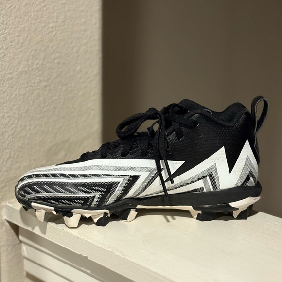 Adidas Freak Football Cleats Youth Size 4Y Black & White Lace-Up Design HP5962 - Picture 5 of 9